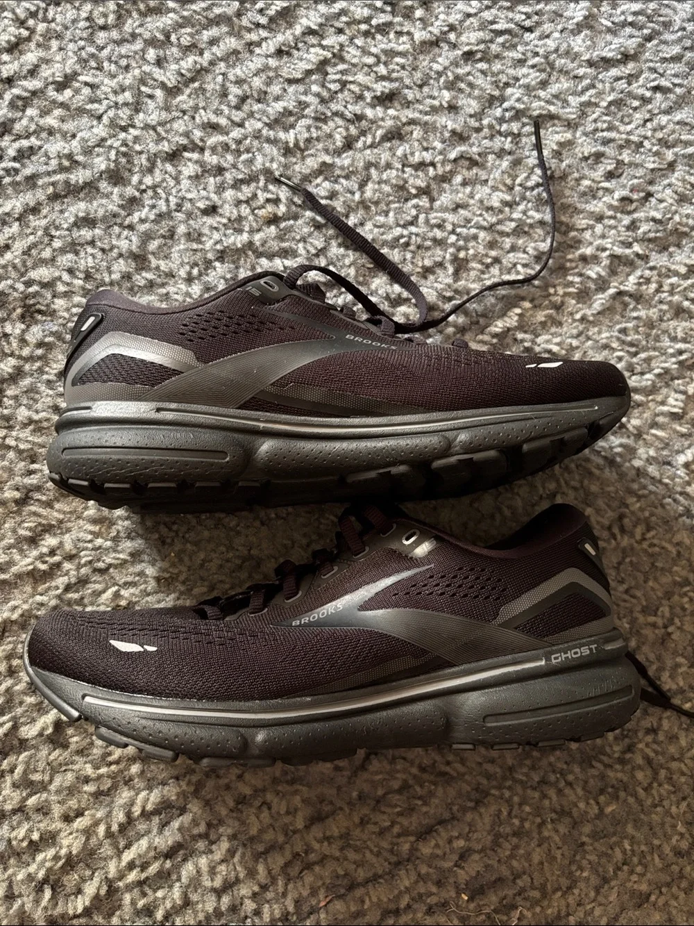 Brooks Ghost 15 Women’s Athletic Shoes — Black 8.5 Wide